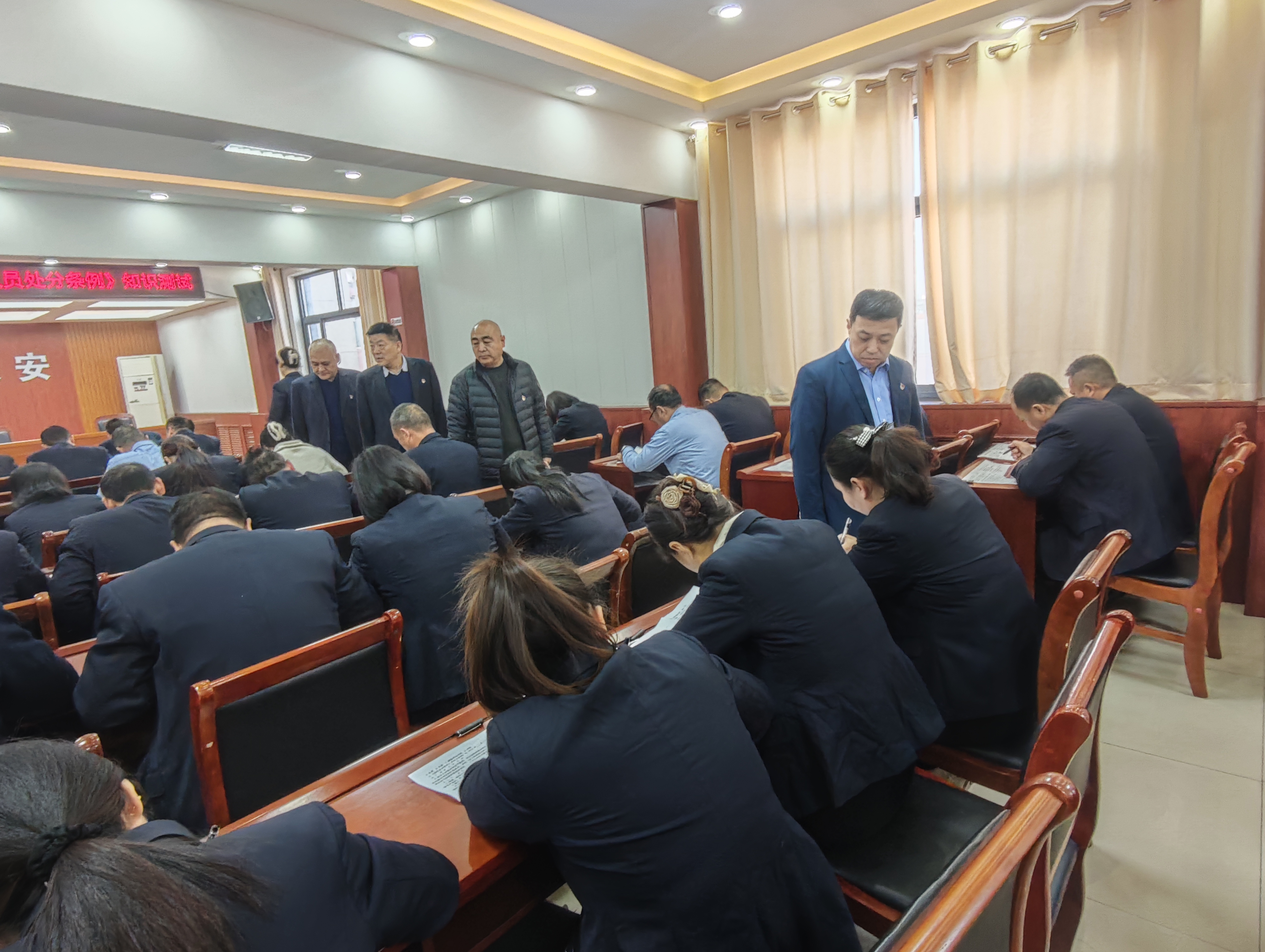 公司黨委組織開展《國(guó)有企業(yè)管理...